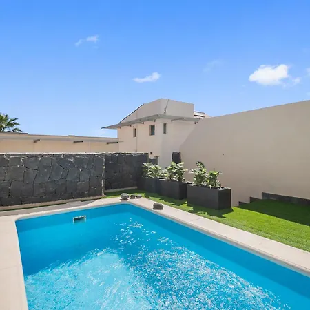 Amarilla Golf Pool House *