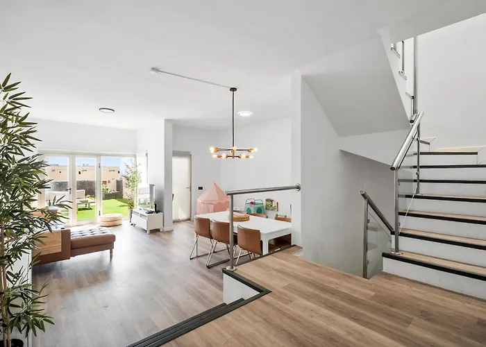 Amarilla Golf Pool House * サンミゲル・デ・アボナ